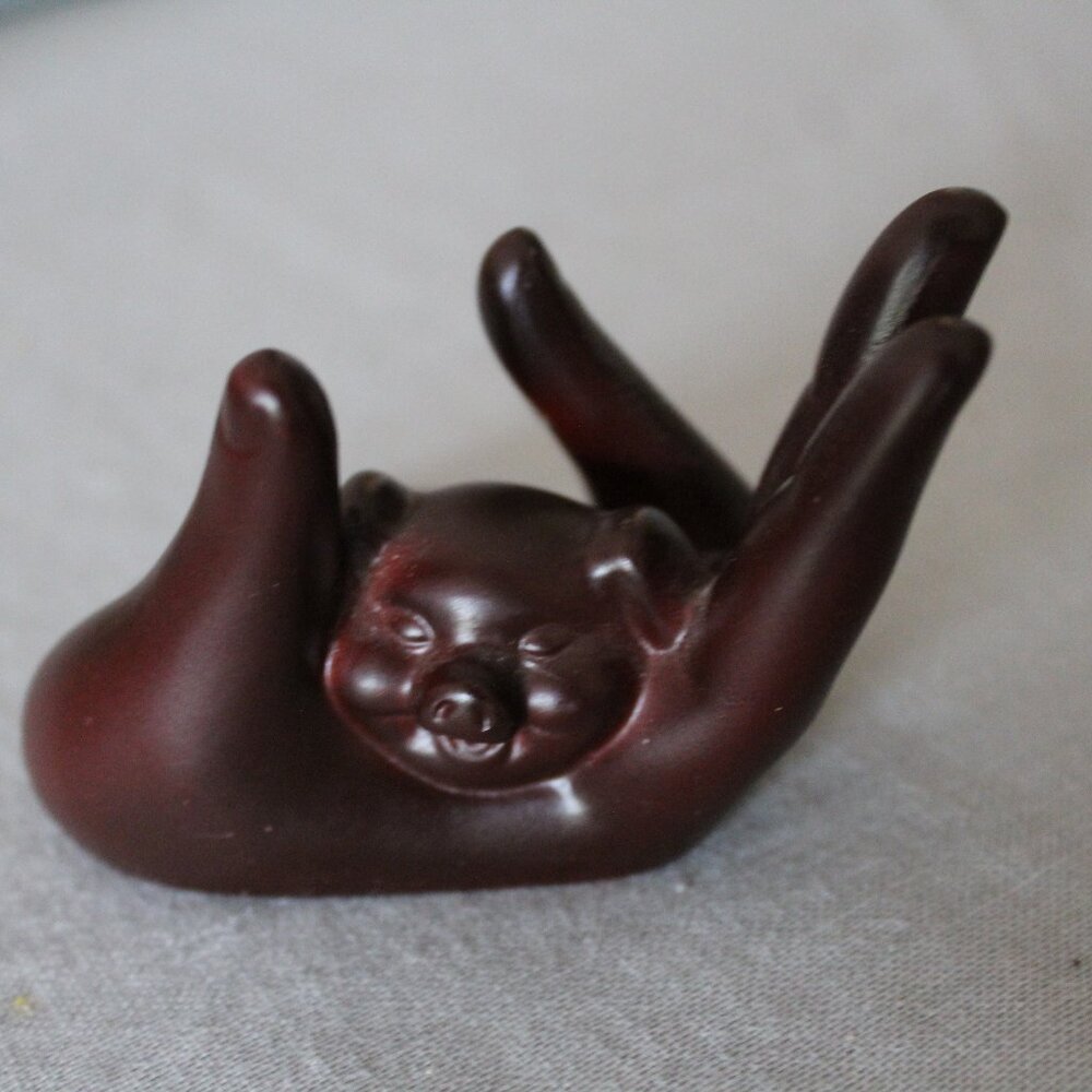 Pig Palm Crystal Ball Holder
